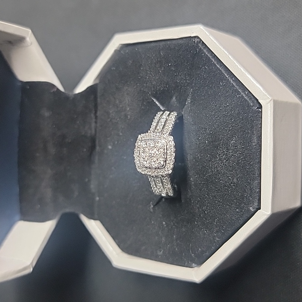 Silver Ring With Small Diamonds - image 5